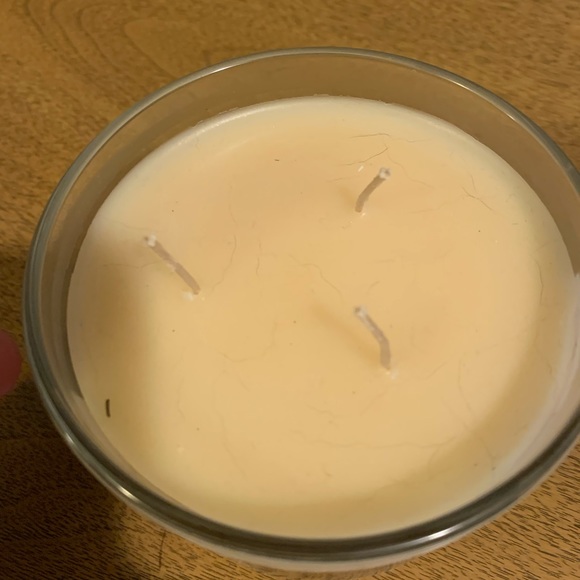 Snow Day 3-Wick Candle, Glass Jar, New In Box - Picture 5 of 12